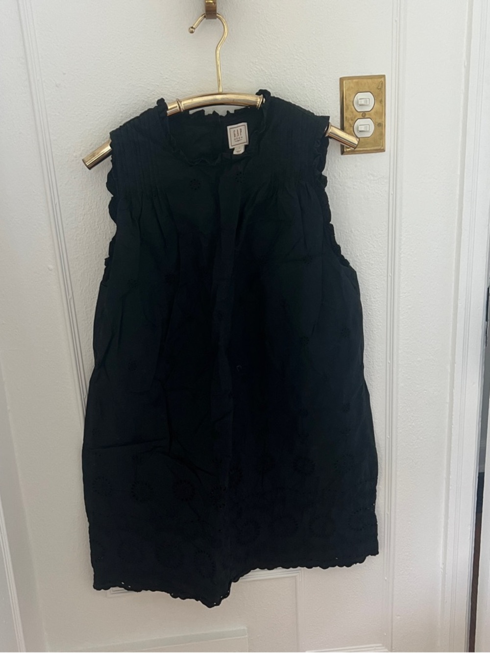 GAP Black Eyelet Sleeveless Camisole